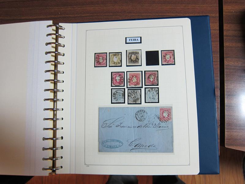 0019 (112).JPG -     Lote:    19      Marcofilia      Lotes Especiais       Descrição:         Portugal. Colecção especializada de carimbos de duplo círculo, tipo 1852, montada em 4 álbuns Lindner, com selos de diversas emissões e cartas, com estudo minucioso de cada marca. Lote a ver.         Lote       Valor Base:     &euro; 2.500,00     Valor Venda:     Retirado     